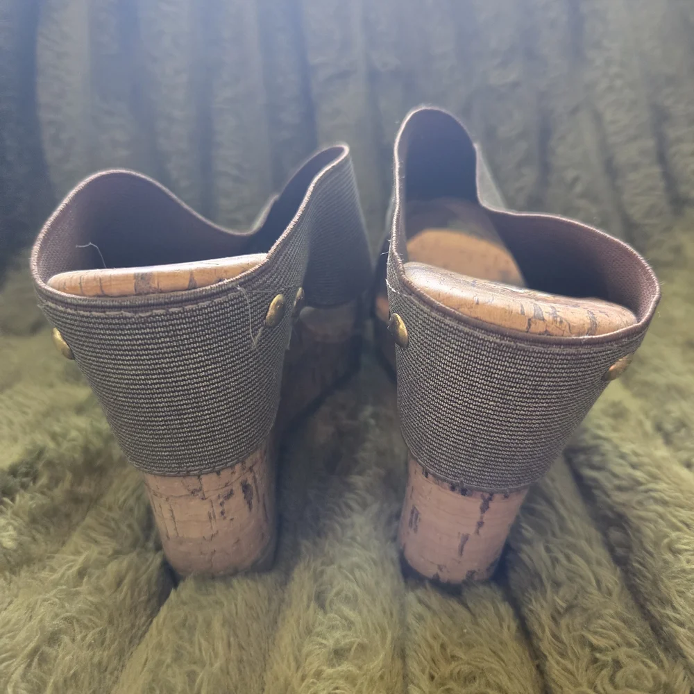 Anna Shimmering Silver Wedge Sandals - Picture 4 of 6